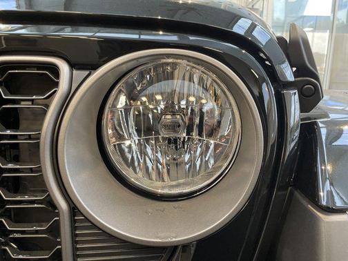 2025 Jeep Gladiator High Tide