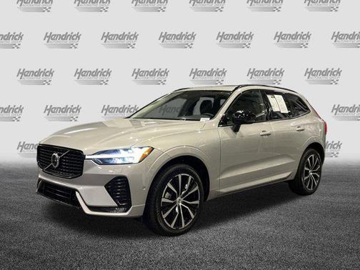 2025 Volvo XC60 B5 Plus