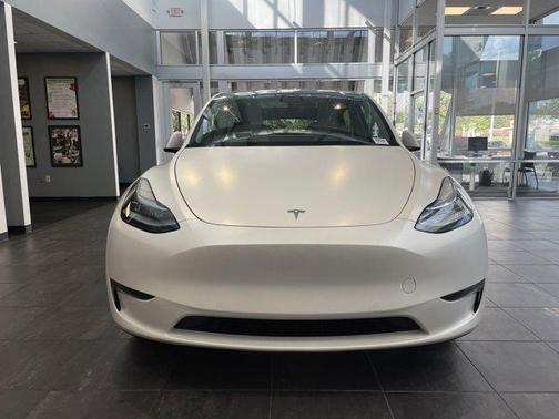 2022 Tesla Model Y Long Range Dual Motor All-Wheel Drive