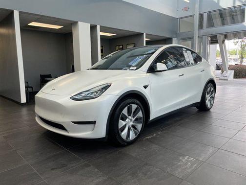 2022 Tesla Model Y Long Range Dual Motor All-Wheel Drive