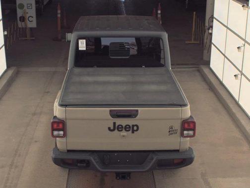 2022 Jeep Gladiator Willys 4x4