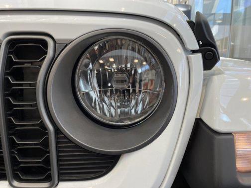 2025 Jeep Gladiator High Tide