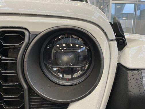 2025 Jeep Gladiator Mojave X