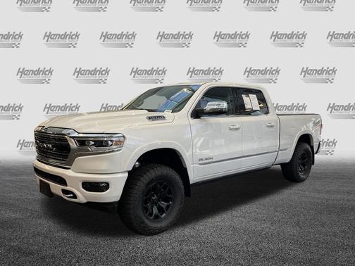 Ivory White Tri-Coat Pearlcoat 2023 RAM 1500 Limited
