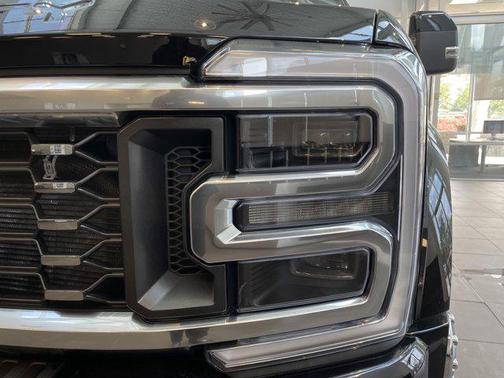 2025 Ford F-450 Platinum
