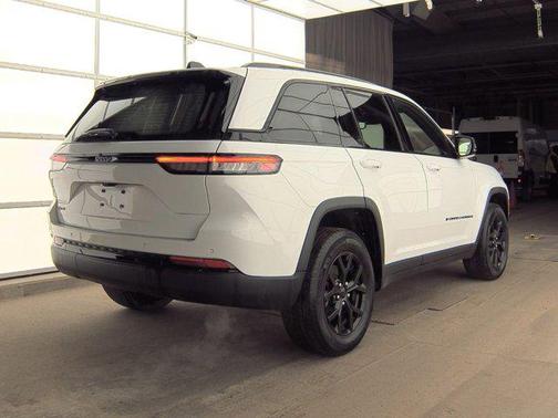 2024 Jeep Grand Cherokee Altitude
