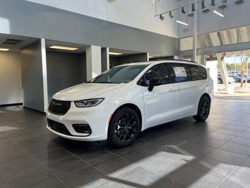 2026 Chrysler Pacifica Limited