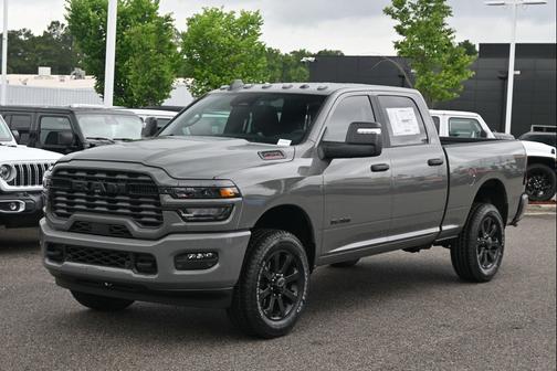 Ceramic Gray Clearcoat 2026 RAM 2500 Big Horn Crew Cab 4x4 6'4' Box