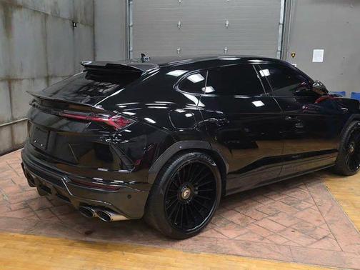 2021 Lamborghini Urus AWD