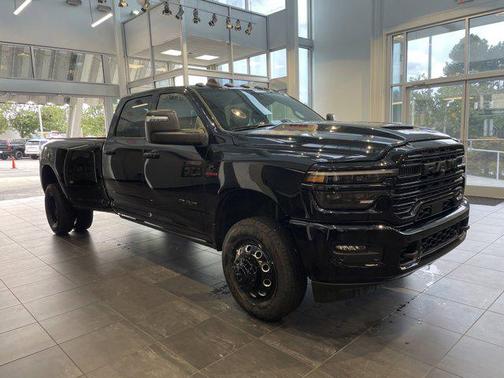 2025 RAM 3500 Laramie Crew Cab 4x4 8' Box