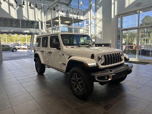 2025 Jeep Wrangler 4-Door Sahara 4x4