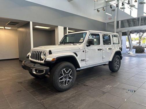 2025 Jeep Wrangler 4-Door Sahara 4x4