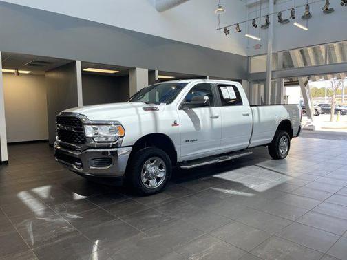 2022 RAM 3500 Big Horn Crew Cab 4x4 8' Box