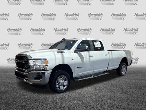2022 RAM 3500 Big Horn Crew Cab 4x4 8' Box