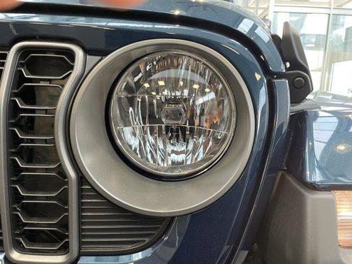 2025 Jeep Gladiator Nighthawk