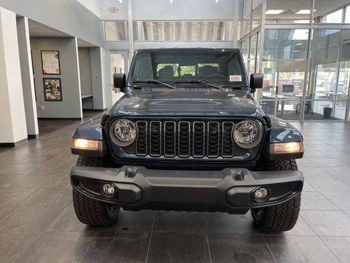 2025 Jeep Gladiator Nighthawk