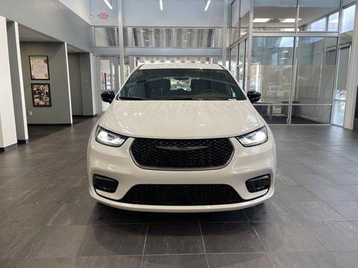 2026 Chrysler Pacifica L