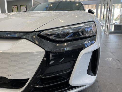 2022 Audi e-tron GT Prestige