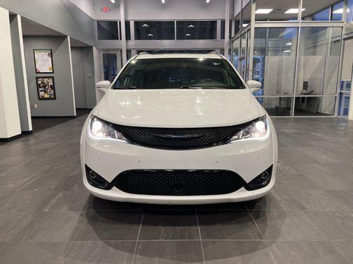 2020 Chrysler Pacifica Hybrid Limited