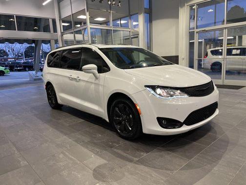 2020 Chrysler Pacifica Hybrid Limited