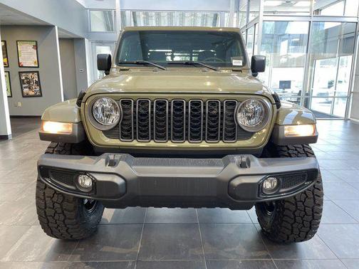 2025 Jeep Gladiator Nighthawk