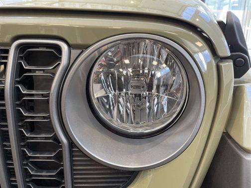 2025 Jeep Gladiator Nighthawk