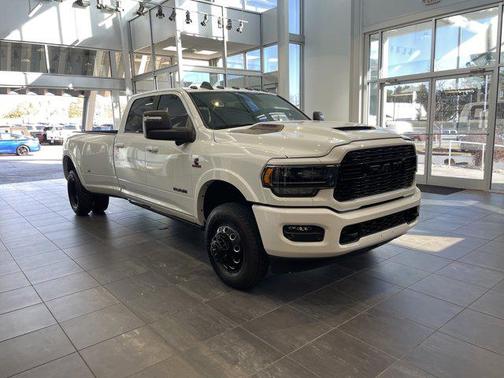 2024 RAM 3500 Limited Crew Cab 4x4 8' Box