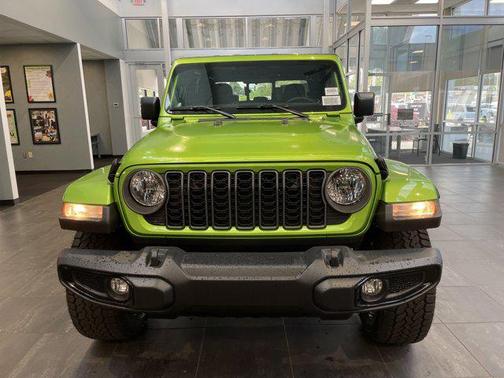 2025 Jeep Gladiator Nighthawk