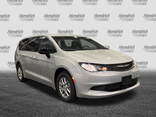 2026 Chrysler Voyager LX