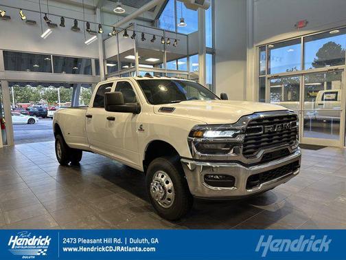 2025 RAM 3500 Tradesman Crew Cab 4x4 8' Box