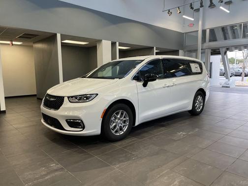 Bright White Clearcoat 2026 Chrysler Pacifica L