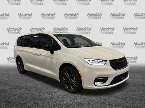 2026 Chrysler Pacifica L