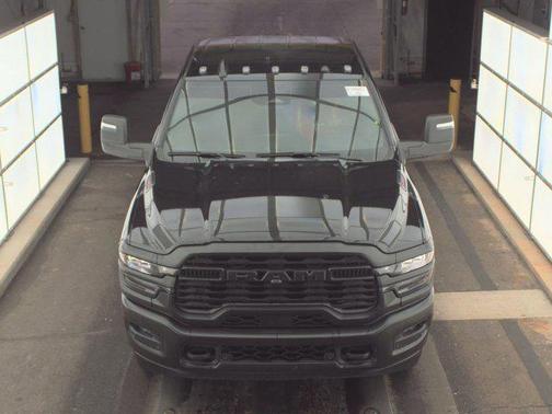 2025 RAM 2500 Tradesman Crew Cab 4x4 6'4' Box