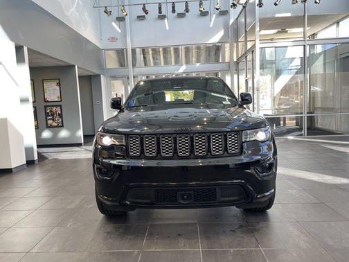 2021 Jeep Grand Cherokee Laredo