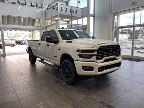 2026 RAM 2500 Big Horn Crew Cab 4x4 8' Box