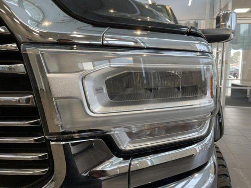 2022 RAM 3500 Laramie Crew Cab 4x4 6'4' Box