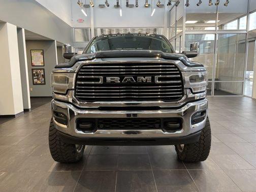 2022 RAM 3500 Laramie Crew Cab 4x4 6'4' Box