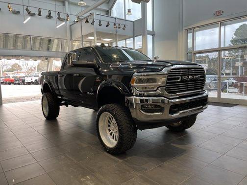 2022 RAM 3500 Laramie Crew Cab 4x4 6'4' Box