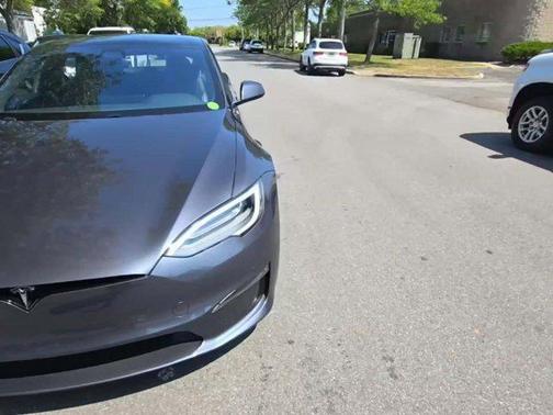 2021 Tesla Model S Plaid