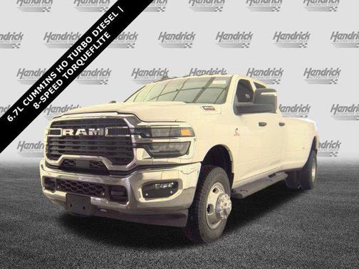 Bright White Clearcoat 2026 RAM 3500 Tradesman Crew Cab 4x4 8' Box