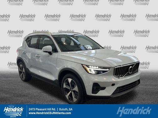 2025 Volvo XC40 B5 Plus Bright Theme