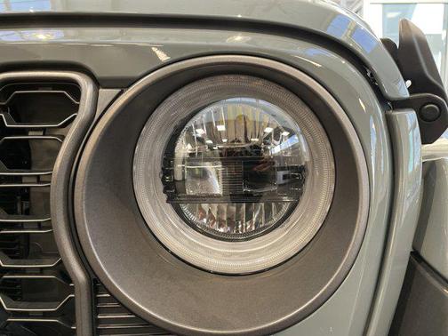 2024 Jeep Gladiator Sport S