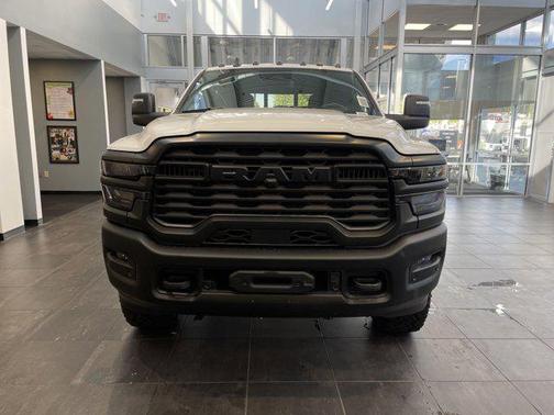 2025 RAM 2500 Tradesman Crew Cab 4x4 6'4' Box