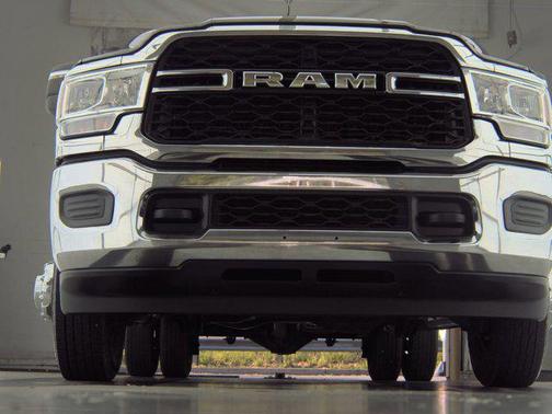 2023 RAM 3500 Tradesman Crew Cab 4x4 8' Box