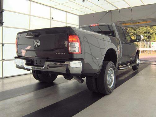 2023 RAM 3500 Tradesman Crew Cab 4x4 8' Box