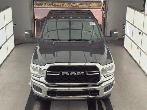 2023 RAM 3500 Tradesman Crew Cab 4x4 8' Box