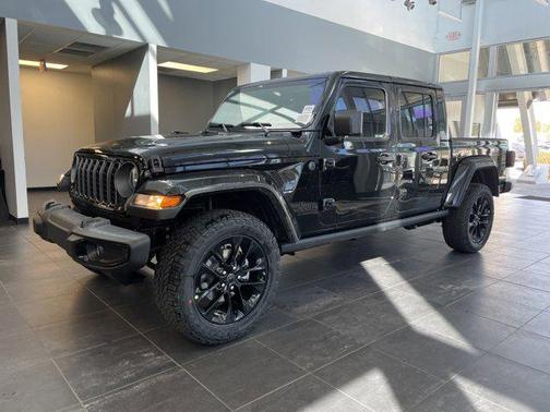 2025 Jeep Gladiator Nighthawk
