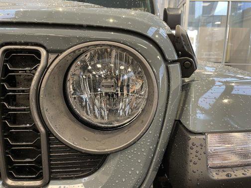 2025 Jeep Gladiator High Tide