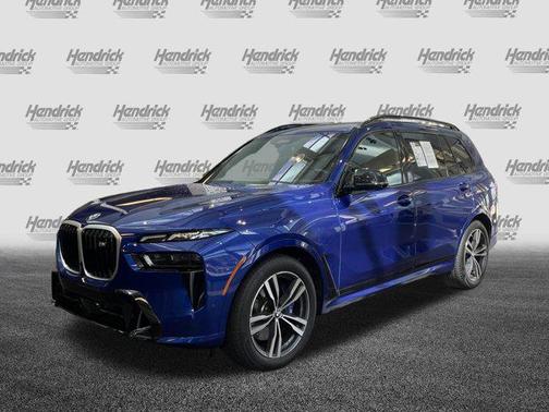 2025 BMW X7 M60i