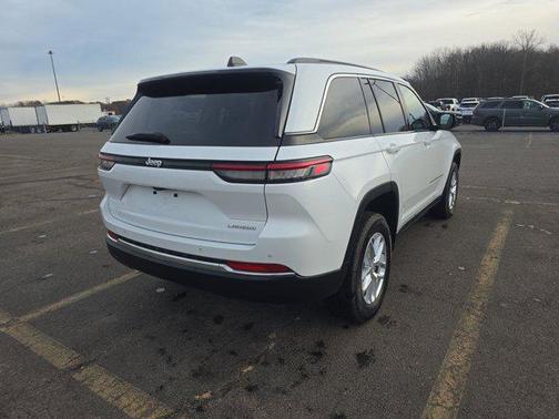 2025 Jeep Grand Cherokee Laredo